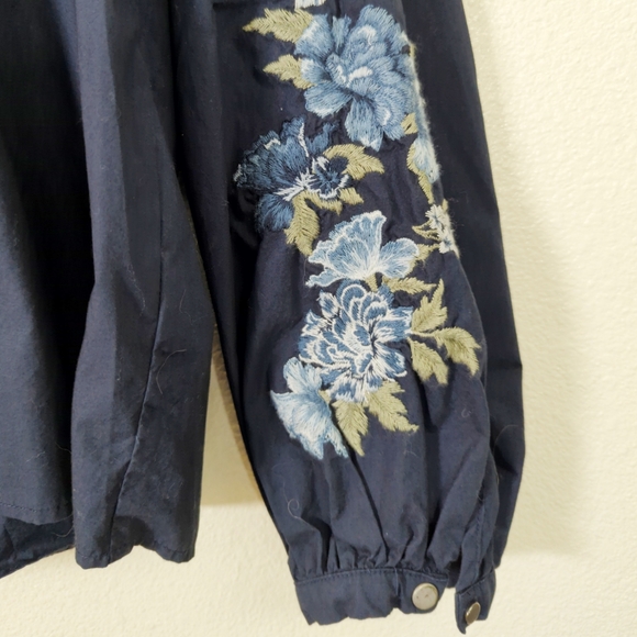 Driftwood Jeans Embroidered Peasant Top- Bluebell Fleur - Picture 8 of 11